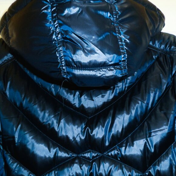 Andrew Marc-  650 fil premium down dark navy color hooded puffer coat- sz M - Picture 7 of 9